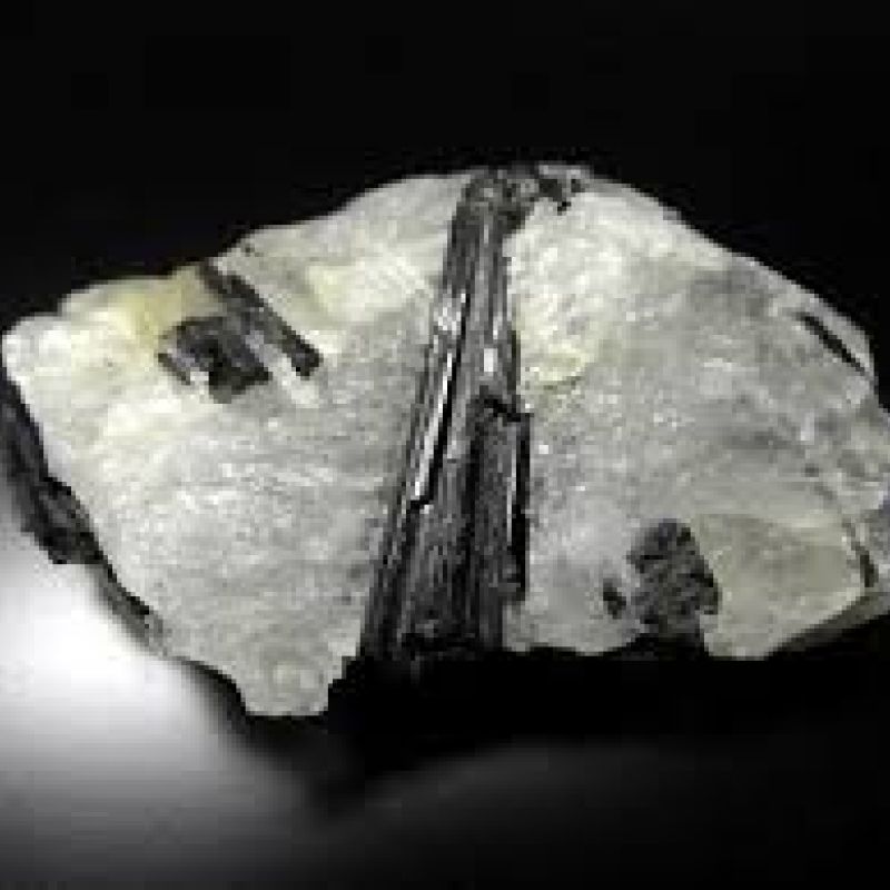 Rough Rutilated Quartz crystal metaphysical properties, meanings, uses, benefits, healing energies, chakras